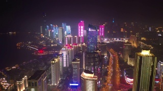 青岛市区夜景灯光展示4k中国市区交通湾航拍全景图视频素材模板下载