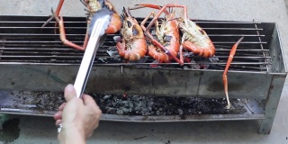 炭炉烤河虾