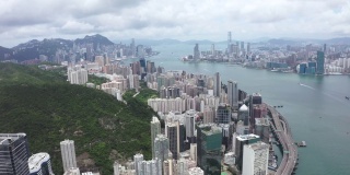 从无人机拍摄的香港拥挤的建筑物