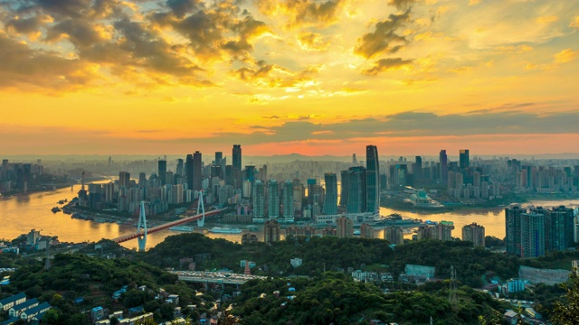 日落时分，重庆的天际线和城市建筑，中国。