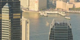 从高楼大厦俯瞰香港九龙湾的美景-近距离观看