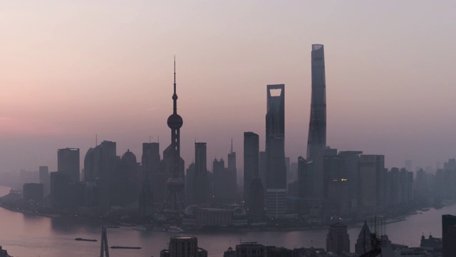 T/L TD鸟瞰图上海地平线在黎明，从夜晚到白天/上海，中国