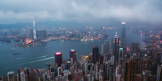 无人机航拍香港地标性金融商业区和摩天大楼