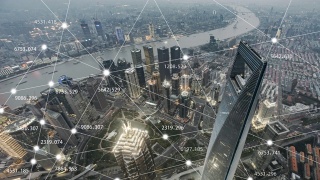 上海城市网络T/L鸟瞰图和5G技术，从白天到黄昏过渡视频素材模板下载