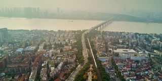 中国日落时间武汉著名的黄鹤交通道路河流大桥航拍全景4k时间流逝