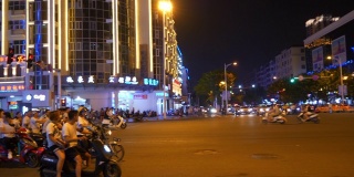 夜晚时间照亮三亚市交通街道全景4k中国海南