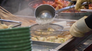 韩式鱼饼、菜汤、菜汤，韩国街头小吃视频素材模板下载