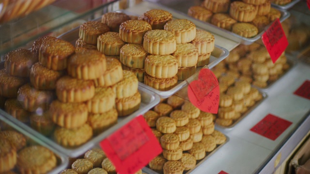 马来西亚东部美里的一家著名饼干饼干工厂，专门生产不同的月饼，出售的最终产品