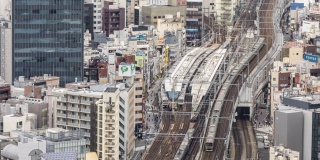 4K T/L HA TD高角度的地铁车站蜿蜒通过彼此在东京，日本