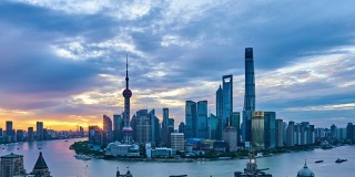 4K:上海全景天际线在黎明到日出的时间流逝，中国