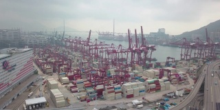 香港葵青货柜码头的航拍录像