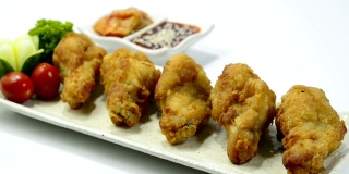 韩式炸鸡(四江通达)外脆内软，鸡翅油炸