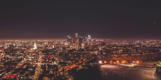 洛杉矶市中心的夜间无人机Hyper Lapse