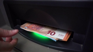 慢动作取款欧元钞票。视频素材模板下载
