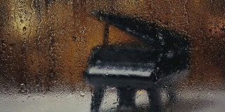 钢琴滴水镜头