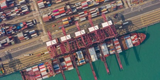 俯视图:香港进出口业务物流中国际港口起重机装载集装箱的超延时或滞后(缩小)