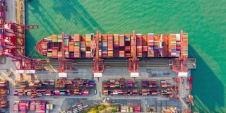 俯视图:香港进出口业务物流中国际港口起重机装载集装箱的超延时或滞后(缩小)