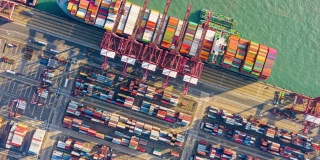 俯视图:香港进出口业务物流中国际港口起重机装载集装箱的超延时或滞后(放大)