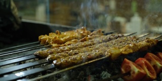烤制传统土耳其烤肉