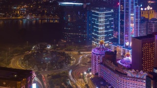 夜晚照亮澳门城市景观交通街道屋顶全景4k时间推移中国视频素材模板下载
