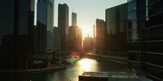 无人机拍摄芝加哥河流汇合处
