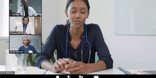 年轻女医生在视频通话中传递坏消息