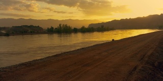 黄河的日出景色