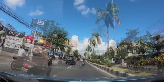这条路上的交通慢了一圈。巴厘岛之旅，车窗外的景色，时间圈