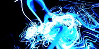 快速的光条纹。粒子流形成卷曲的蓝色线，像辉光轨迹，线形成漩涡模式，像卷曲噪音。抽象3d动画作为明亮的创意节日bg
