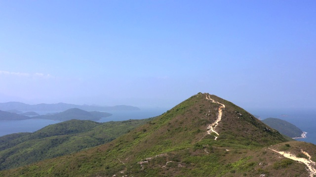 飞过高山。航拍，西贡，香港，郊野，户外