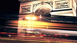 凯旋门和香榭丽舍大街夜晚的交通。视频素材模板下载