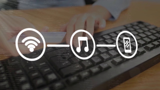 网络连接图标对持有信用卡的人在计算机键盘上打字
