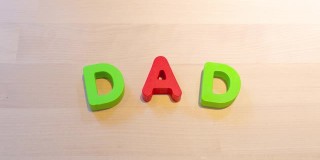 爸爸的文字定格动画，跳跃词的节日或家庭概念