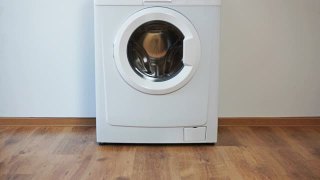 洗衣机可以洗彩色衣服视频素材模板下载