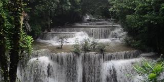淮梅哈明瀑布 ， 胡安斯利那加林德拉国家公园， 坎查纳布里， 泰国