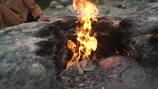 亚纳塔斯山空气中甲烷和掺合物着火视频素材模板下载