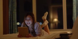 亚洲十几岁的大学生女孩学习在线课程深夜在家