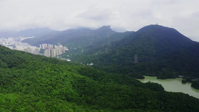 香港金山郊野公园九龙水塘的无人机照片