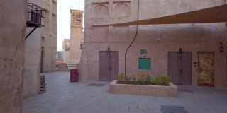 迪拜的Al Seef历史街区公共步行区