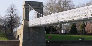 特伦特河上的威尔福德吊桥