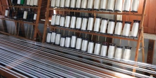 白色丝线织造工具，缅甸