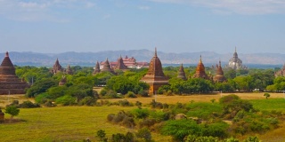 缅甸蒲甘的寺庙全景，时光流逝