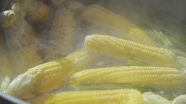 煮熟的玉米