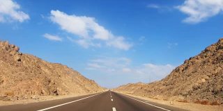 穿越埃及沙漠和山脉的道路