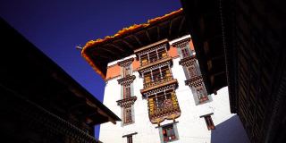 不丹谷地的宗庙和宗教祈祷旗