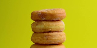 甜甜圈零食零食喷子黄色背景甜点视频