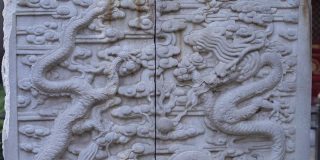 斯坦尼康镜头的一个石头方尖碑覆盖龙的图案位于紫禁城的内部部分-中国皇帝的古代宫殿