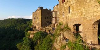 卡尔卡塔全景，中世纪古村庄，在维泰博省，拉齐奥，意大利中部。