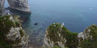 法国诺曼底埃特尔塔的岩石悬崖和大海
