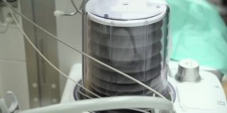 供氧机在医院工作。保健医学理念